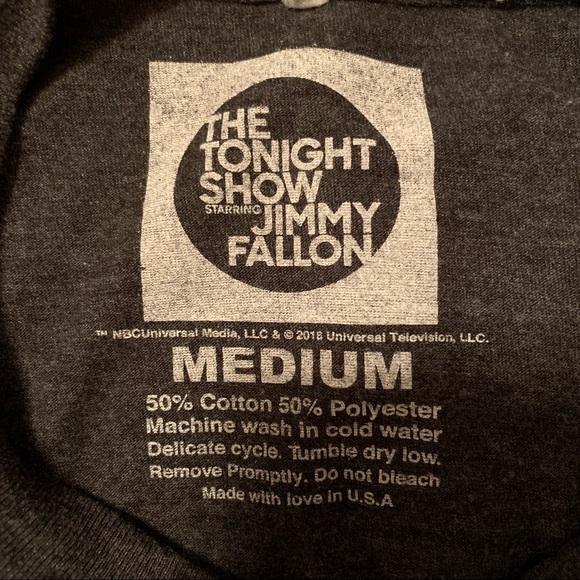 The Tonight Show Starring Jimmy Fallon Big Apple Tee - Picture 6 of 6
